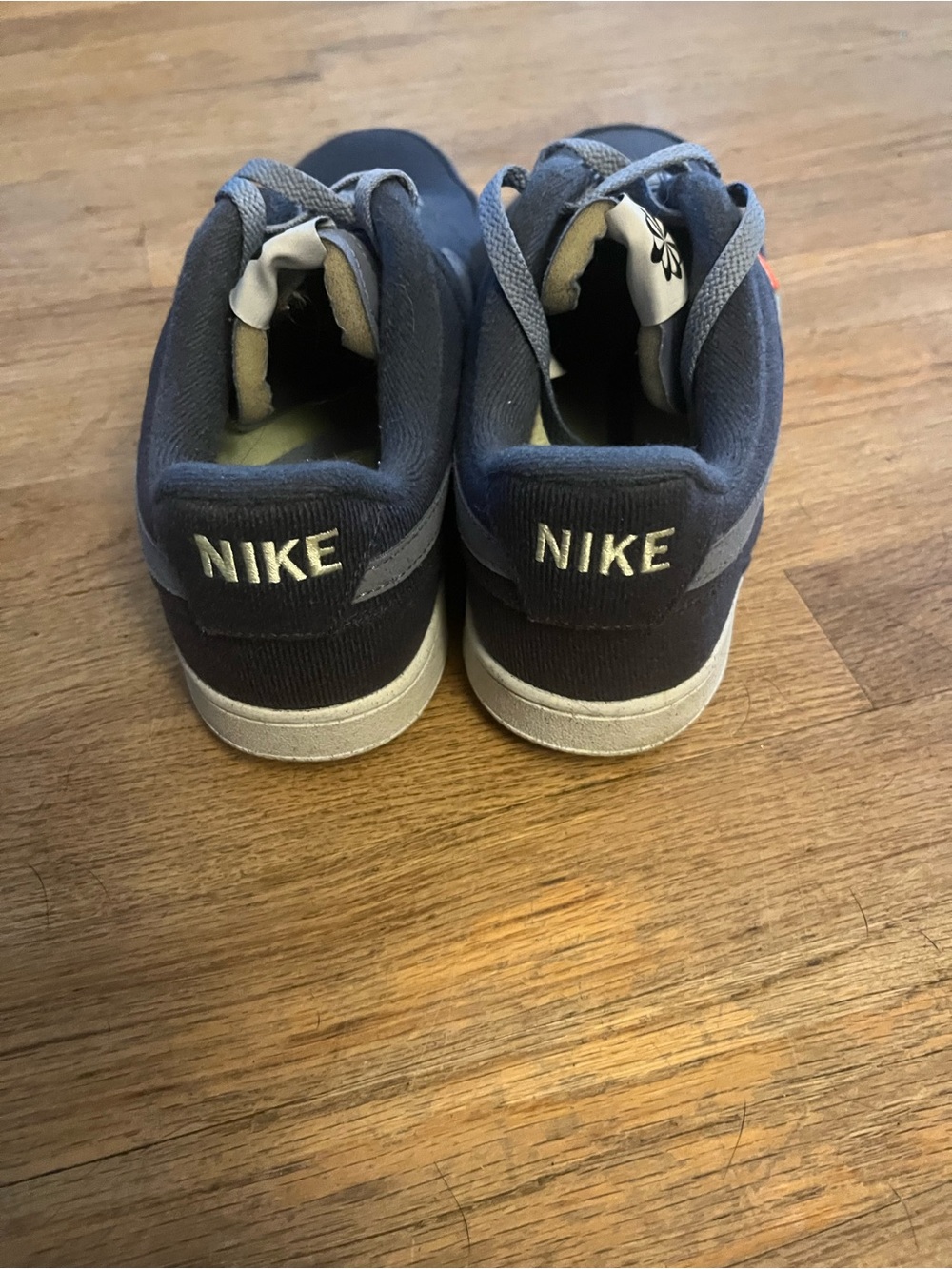 Nike Men’s blue Low-Top Sneakers - Picture 4 of 6